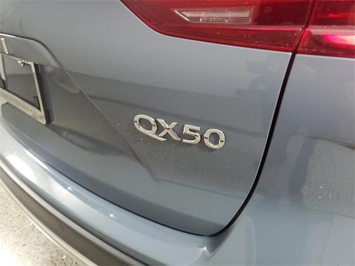 2023 INFINITI QX50 LUXE
