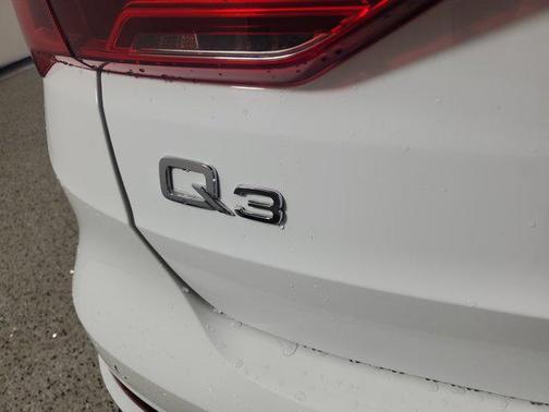 2023 Audi Q3 Premium 45 TFSI S line quattro Tiptronic