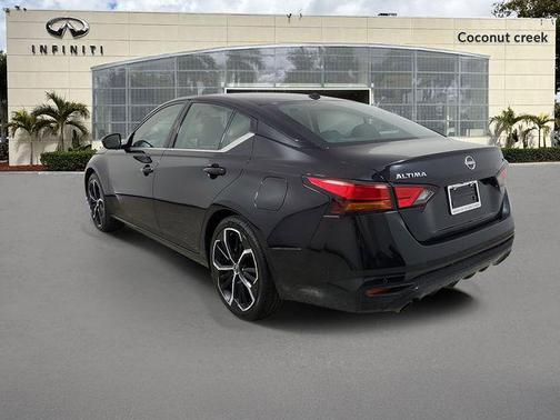 Black 2025 Nissan Altima SR