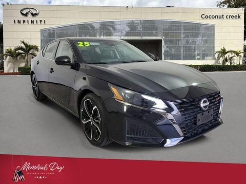 Black 2025 Nissan Altima SR