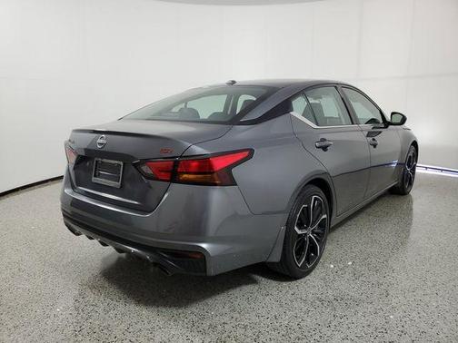 Gun Metallic 2024 Nissan Altima 2.5 SR