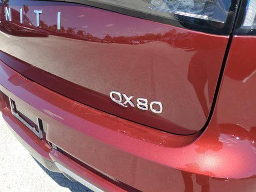 2025 INFINITI QX80 Luxe