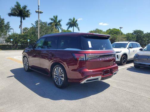 2025 INFINITI QX80 Luxe