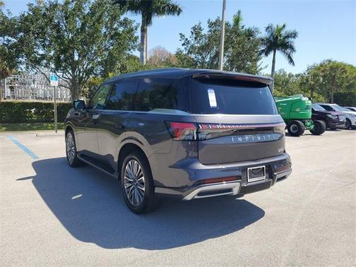 2025 INFINITI QX80 Luxe