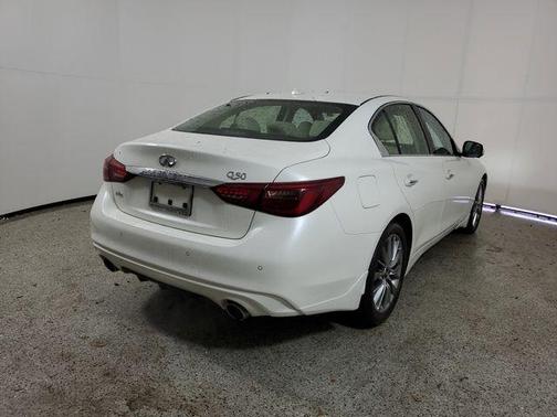 2023 INFINITI Q50 LUXE
