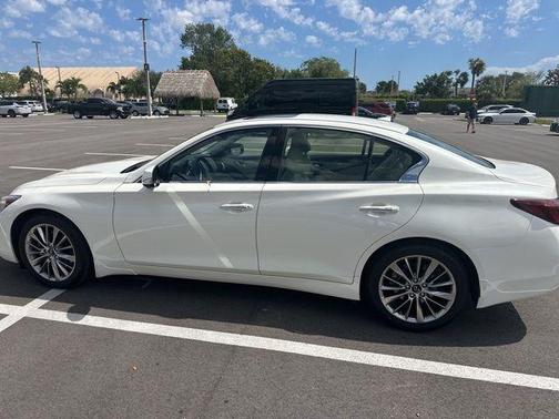 2023 INFINITI Q50 LUXE