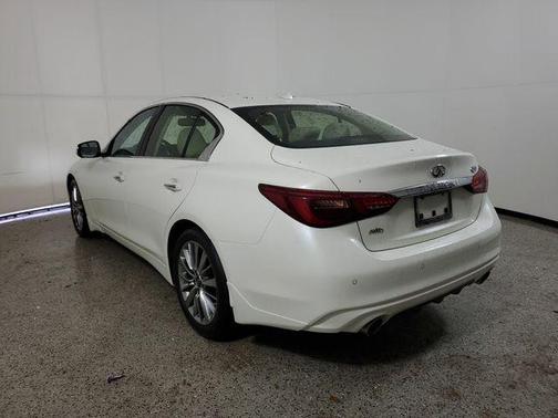 2023 INFINITI Q50 LUXE