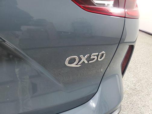 2023 INFINITI QX50 LUXE