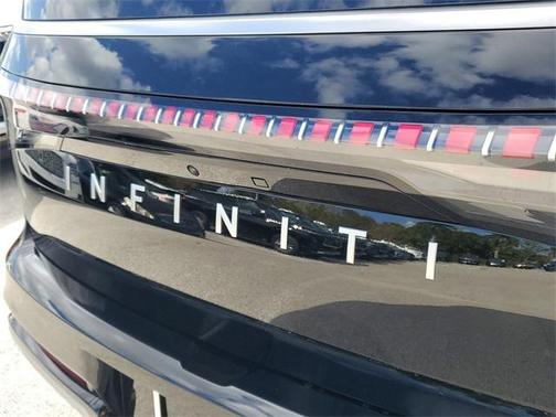 2025 INFINITI QX80 PURE