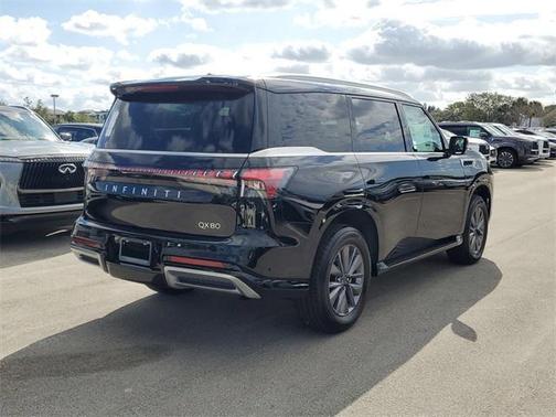 2025 INFINITI QX80 PURE