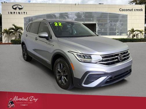 Pyrite Silver Metallic 2022 Volkswagen Tiguan 2.0T SE