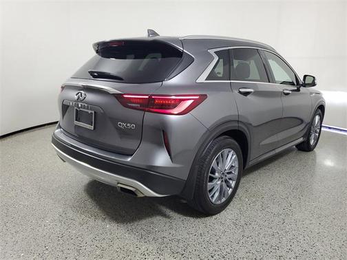 2024 INFINITI QX50 LUXE