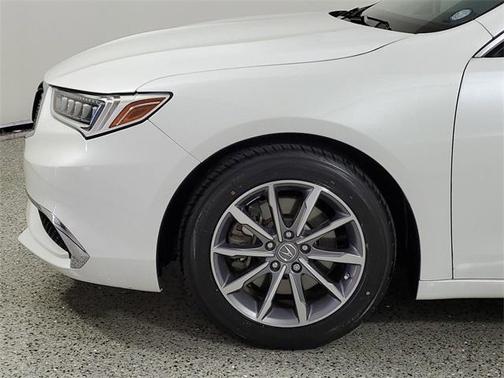 Photo 4 of 33 of 2019 Acura TLX FWD