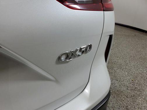 2024 INFINITI QX50 LUXE