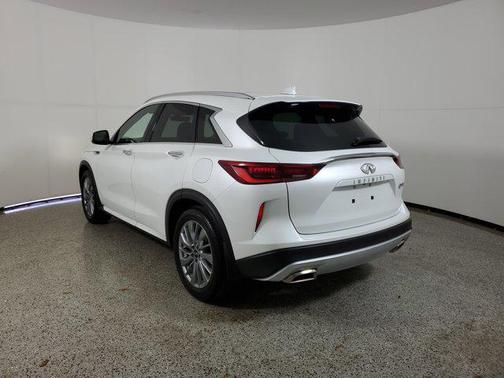 2024 INFINITI QX50 LUXE