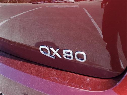2025 INFINITI QX80 Luxe