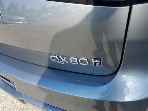 2025 INFINITI QX80 SENSORY AWD