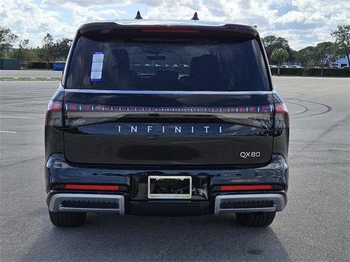 2025 INFINITI QX80 Luxe