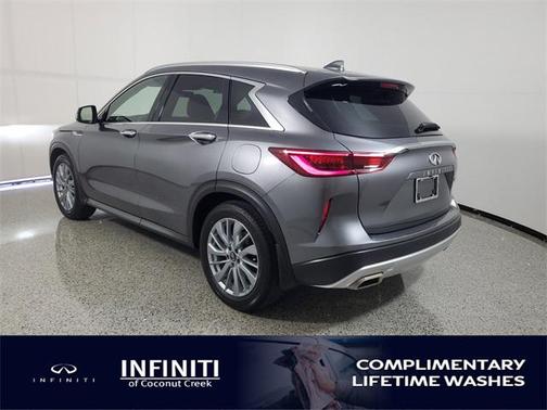 2023 INFINITI QX50 LUXE