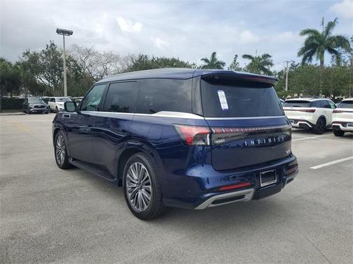 2025 INFINITI QX80 Luxe