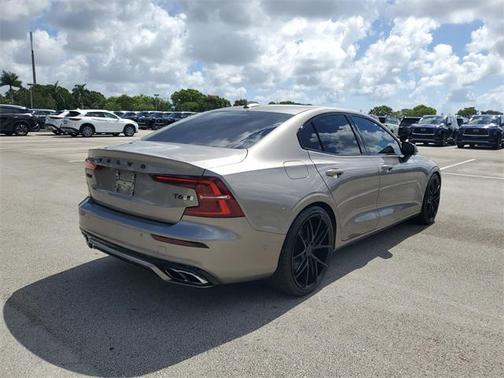 2019 Volvo S60 T6 R-Design