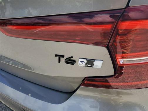 2019 Volvo S60 T6 R-Design