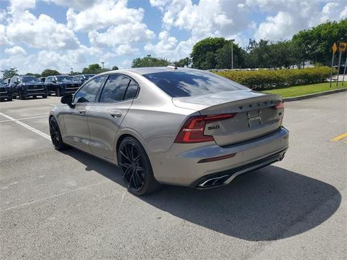 2019 Volvo S60 T6 R-Design