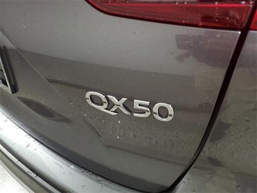 2021 INFINITI QX50 LUXE