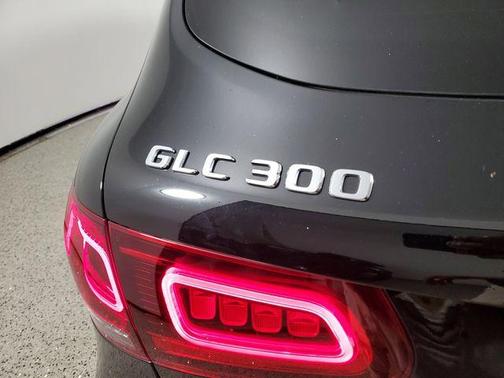 Black 2022 Mercedes-Benz GLC 300 Base