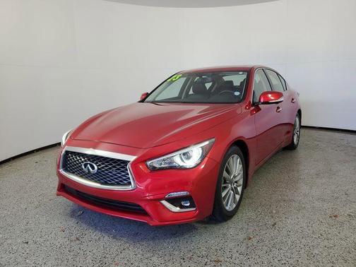 2023 INFINITI Q50 LUXE