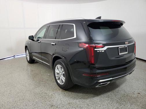 2022 Cadillac XT6 Luxury FWD