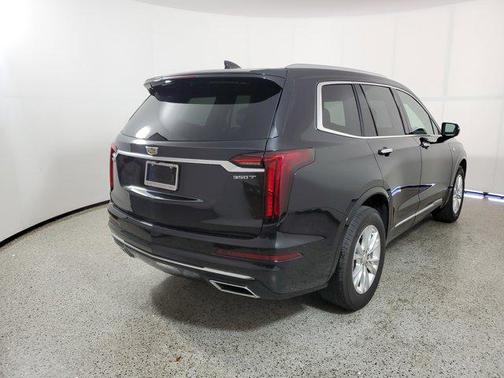 2022 Cadillac XT6 Luxury FWD