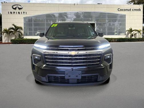 Black Metallic 2025 Chevrolet Traverse LT