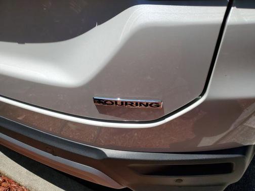 White 2024 Honda Pilot Touring