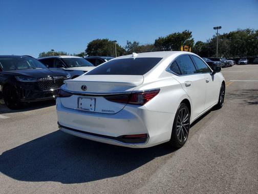 2024 Lexus ES 300h 300H