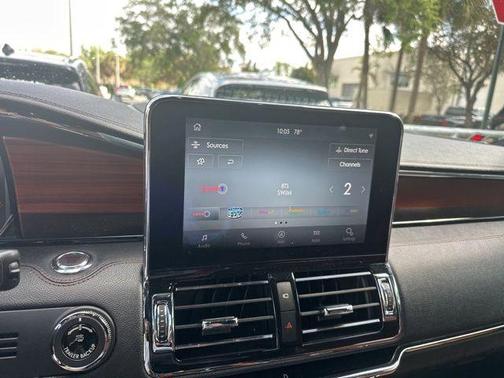 White 2020 Lincoln Navigator L Reserve