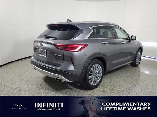 2023 INFINITI QX50 LUXE AWD