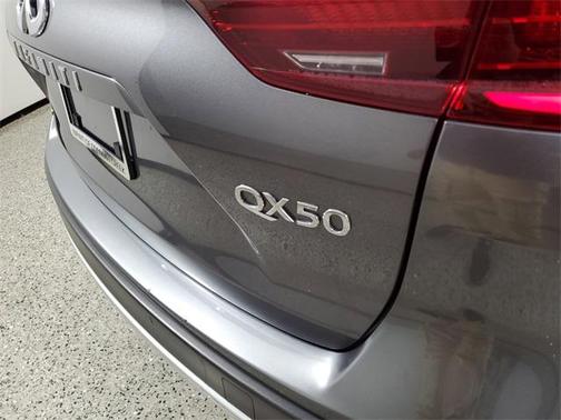 2023 INFINITI QX50 LUXE AWD
