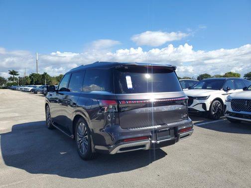 2026 INFINITI QX80 Luxe