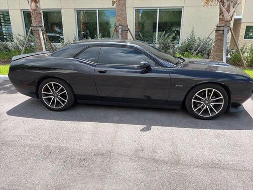 Pitch Black Clearcoat 2023 Dodge Challenger R/T