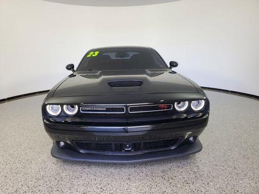 Pitch Black Clearcoat 2023 Dodge Challenger R/T