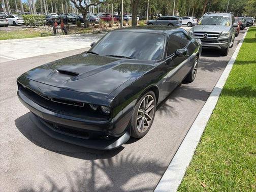 Pitch Black Clearcoat 2023 Dodge Challenger R/T