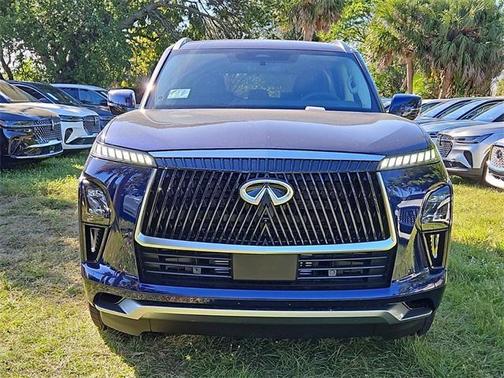 2025 INFINITI QX80 Luxe