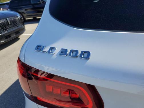 2022 Mercedes-Benz GLC 300 Base 4MATIC