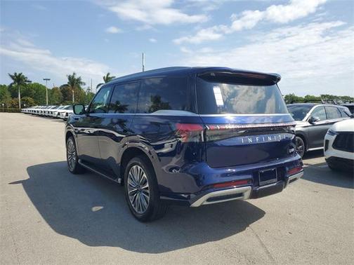 2025 INFINITI QX80 Luxe