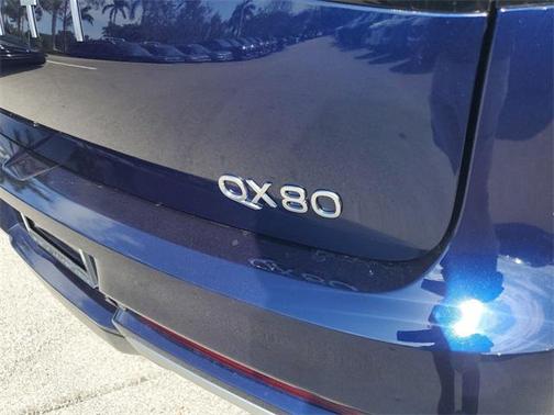 2025 INFINITI QX80 Luxe