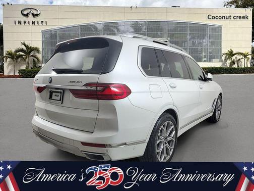 White Metallic 2020 BMW X7 xDrive40i