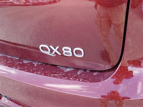 2025 INFINITI QX80 Luxe