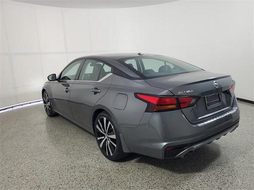2022 Nissan Altima SR FWD