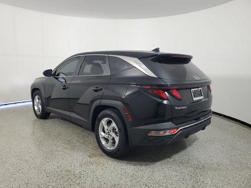 2022 Hyundai TUCSON SE